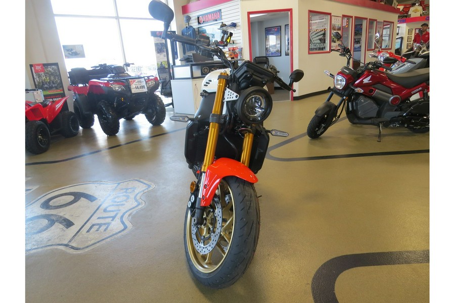 2025 Yamaha XSR900SW