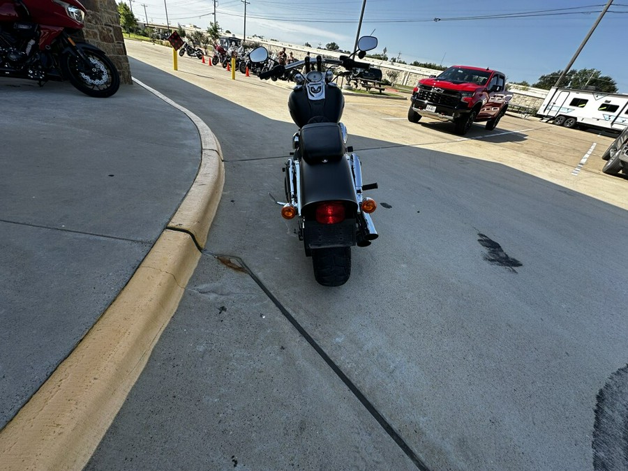 2009 Harley-Davidson® Fat Bob® Black Denim