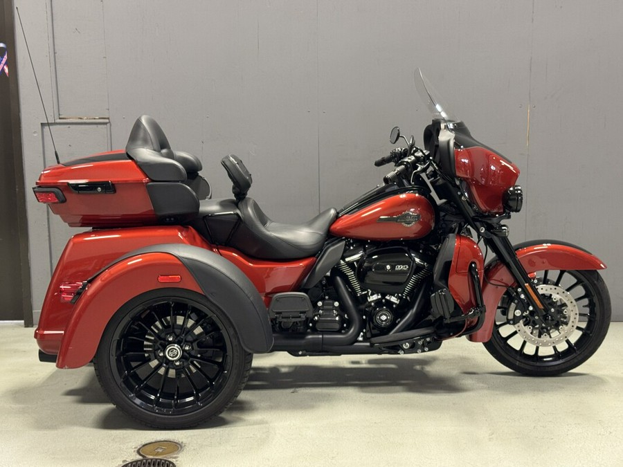 FLHTCUTG 2025 Tri Glide® Ultra