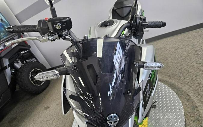 2024 Kawasaki Z7 Hybrid ABS