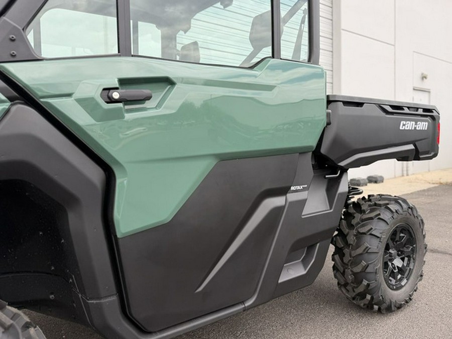 2026 Can-Am Defender DPS CAB HD10