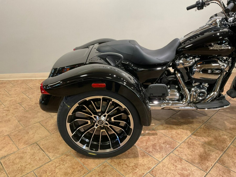 2024 Harley-Davidson®FLTRT Road Glide® 3 Vivid Black