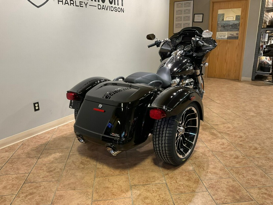 2024 Harley-Davidson®FLTRT Road Glide® 3 Vivid Black