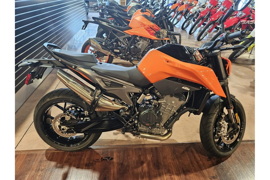 2024 KTM 790 DUKE ORANGE