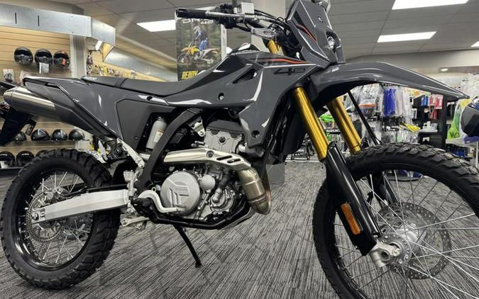 2025 Suzuki DR-Z4S