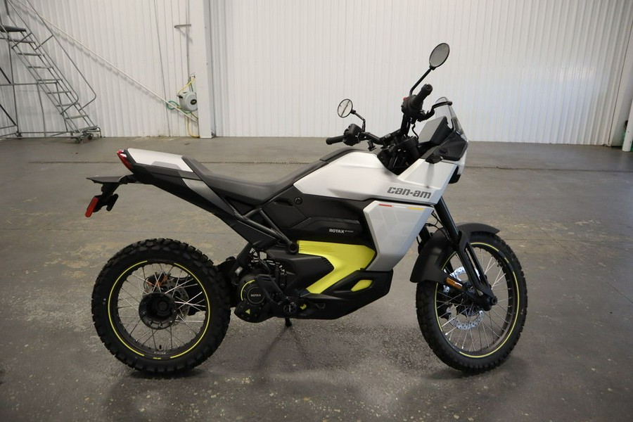 2025 Can-Am® Origin '73