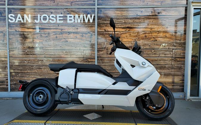 2023 BMW CE 04 Review [Urban Electric Commuter Scooter]