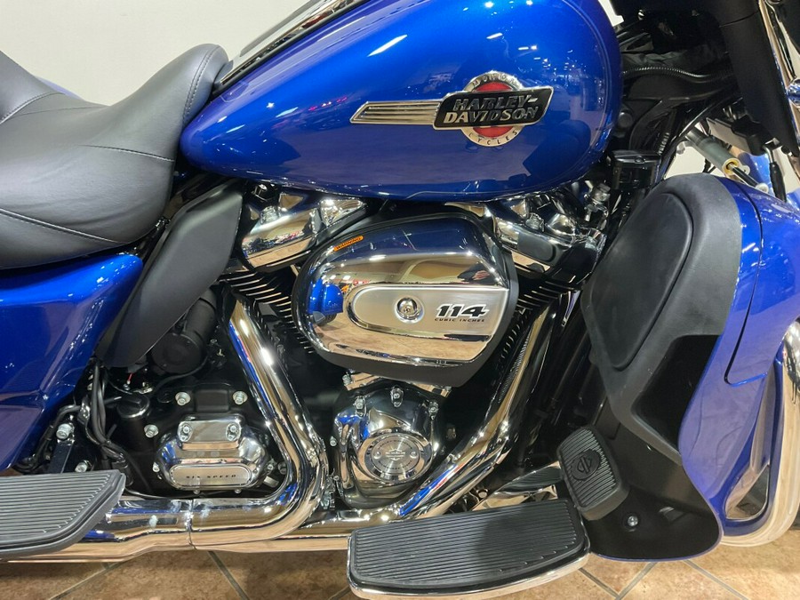 2024 Harley-Davidson Tri Glide Ultra Blue Burst FLHTCUTG