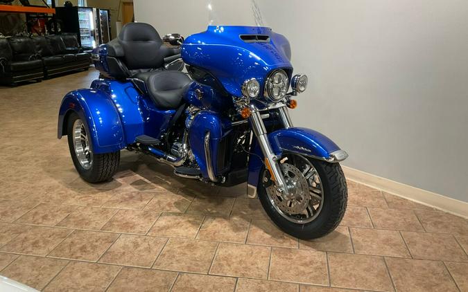 2024 Harley-Davidson Tri Glide Ultra Blue Burst FLHTCUTG