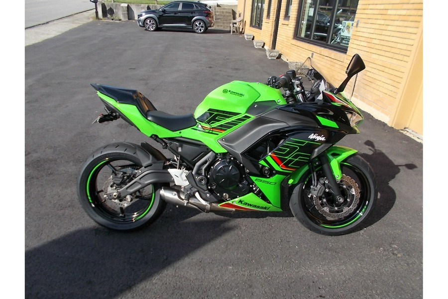 2023 Kawasaki Ninja® 650 KRT Edition ABS