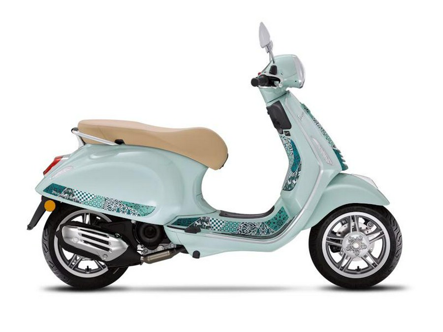 2025 Vespa Primavera 50 Batik