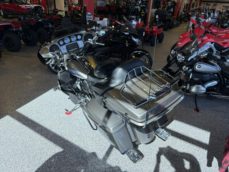 2017 Harley-Davidson FLHTKSE CVO Limited