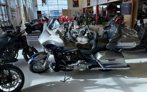 FLHTKSE 2017 CVO™ Limited