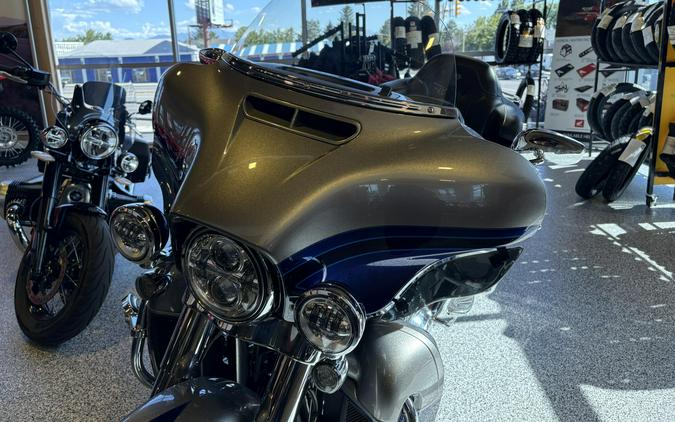 2017 Harley-Davidson FLHTKSE CVO Limited