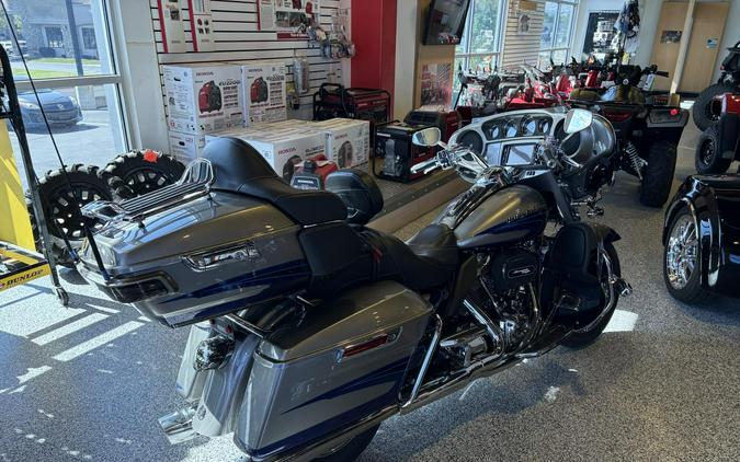 2017 Harley-Davidson FLHTKSE CVO Limited