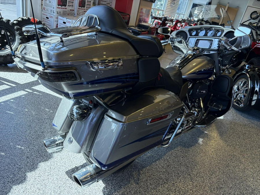 2017 Harley-Davidson FLHTKSE CVO Limited