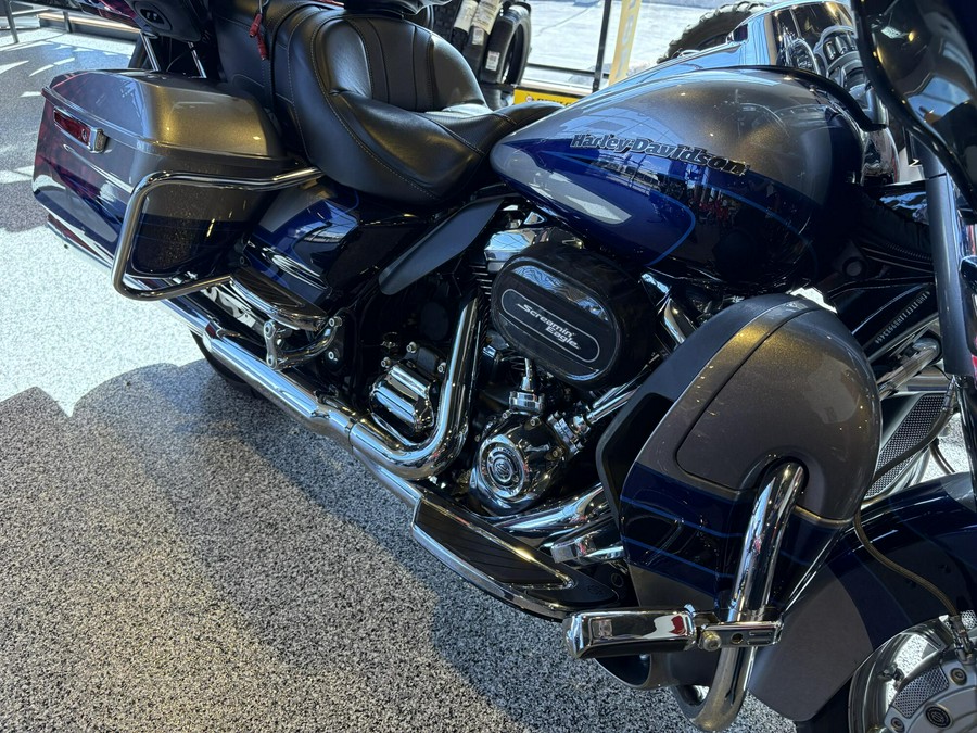 2017 Harley-Davidson FLHTKSE CVO Limited