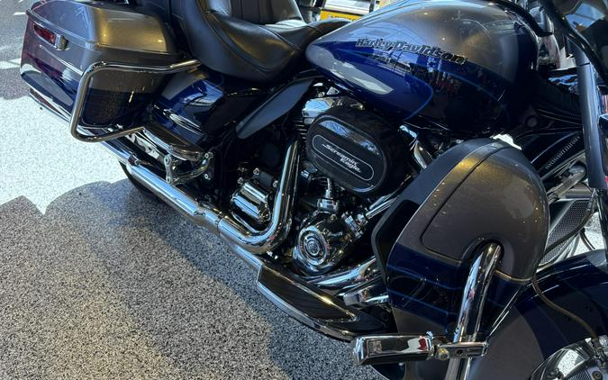 2017 Harley-Davidson FLHTKSE CVO Limited