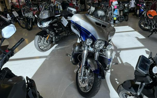 FLHTKSE 2017 CVO™ Limited