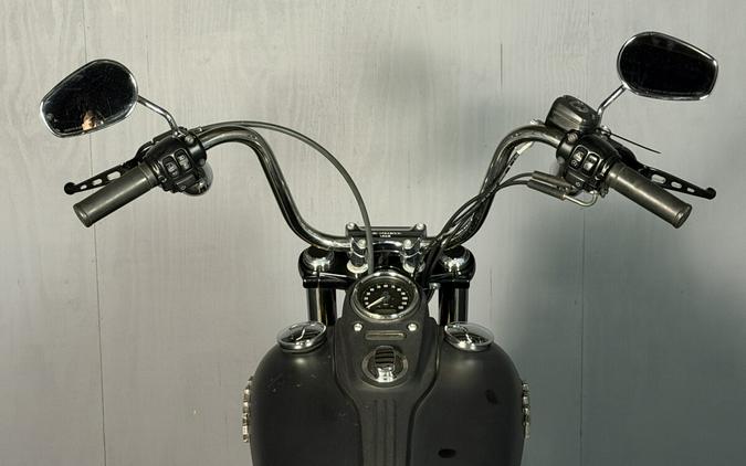 2016 Harley-Davidson® Street Bob® FXDB BLACK DENIM