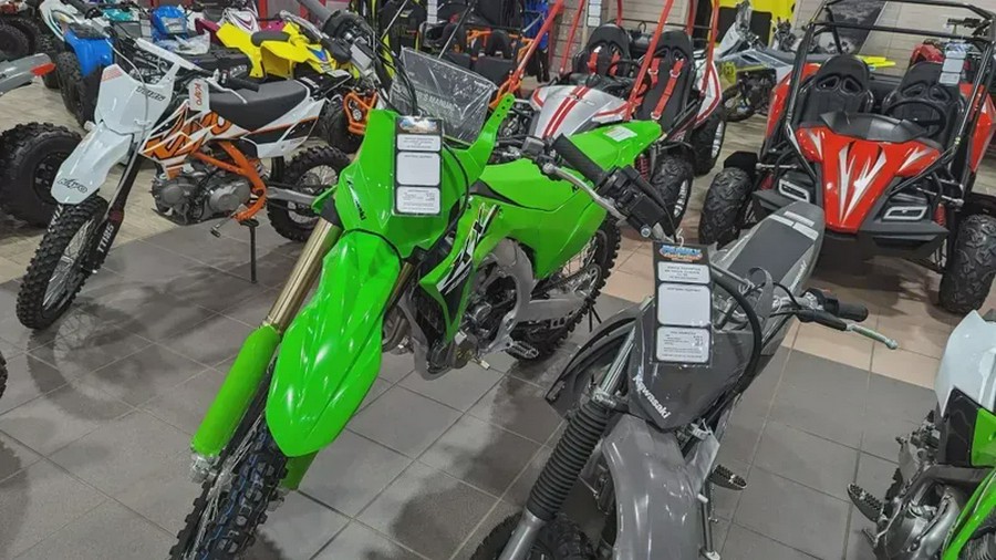 New 2025 KAWASAKI KX 450