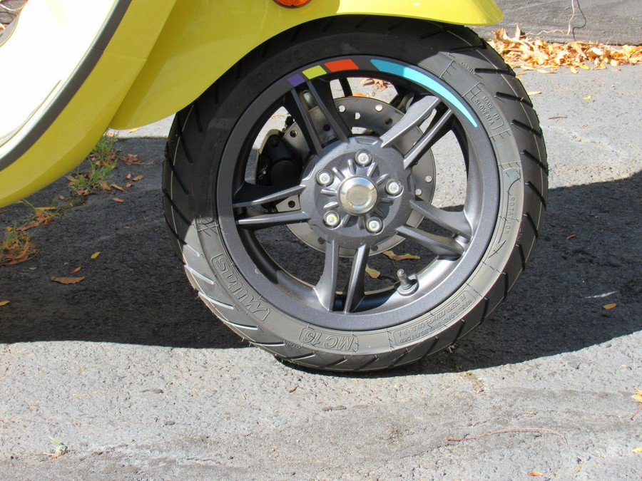 2024 Vespa Primavera 50 S