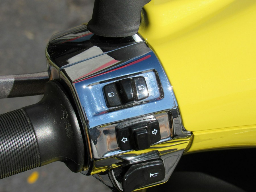 2024 Vespa Primavera 50 S