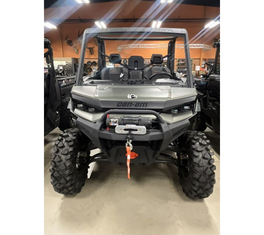 2026 Can-Am Defender X mr with Half Doors HD11