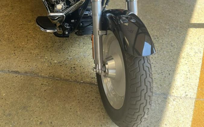 2006 Harley-Davidson Fat Boy® BLACK W/PINSTRIPE