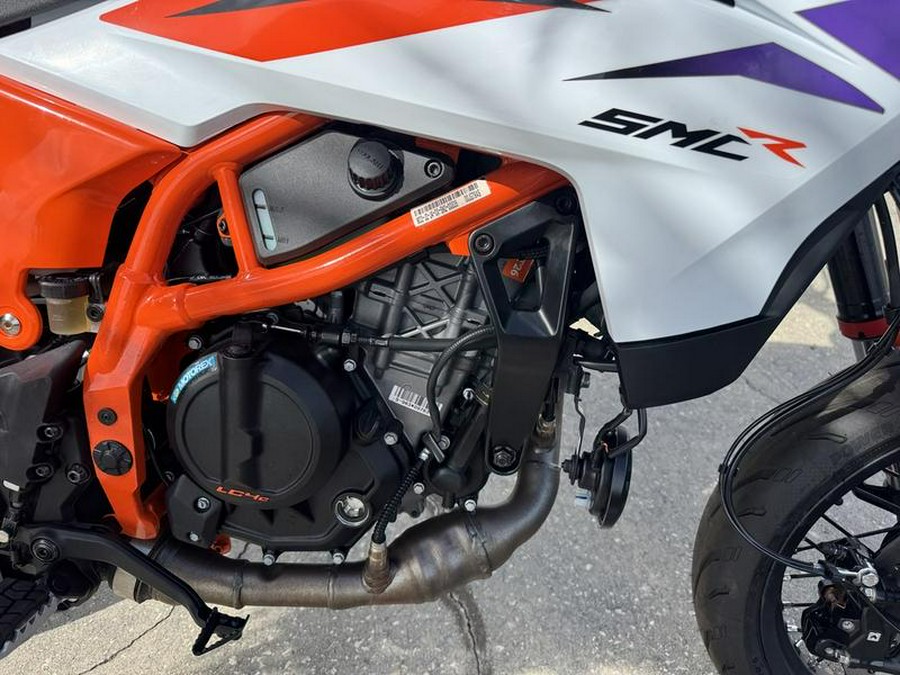 2025 KTM 390 SMC R