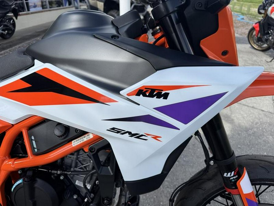 2025 KTM 390 SMC R