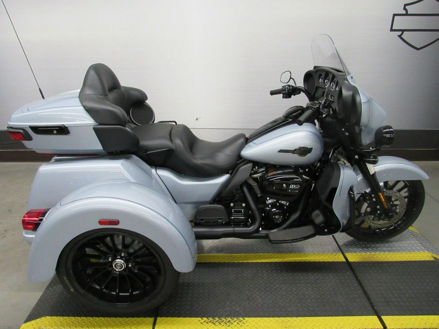 2025 Harley-Davidson® FLHTCUTG - Tri Glide® Ultra