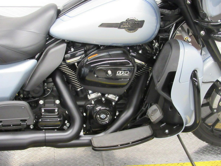 2025 Harley-Davidson® FLHTCUTG - Tri Glide® Ultra