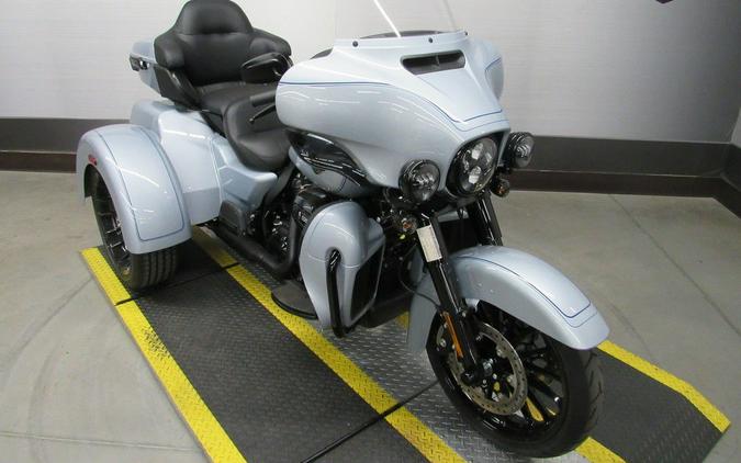 2025 Harley-Davidson® FLHTCUTG - Tri Glide® Ultra