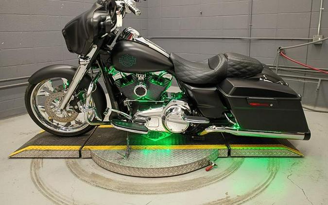 2013 Harley-Davidson® FLHX - Street Glide®