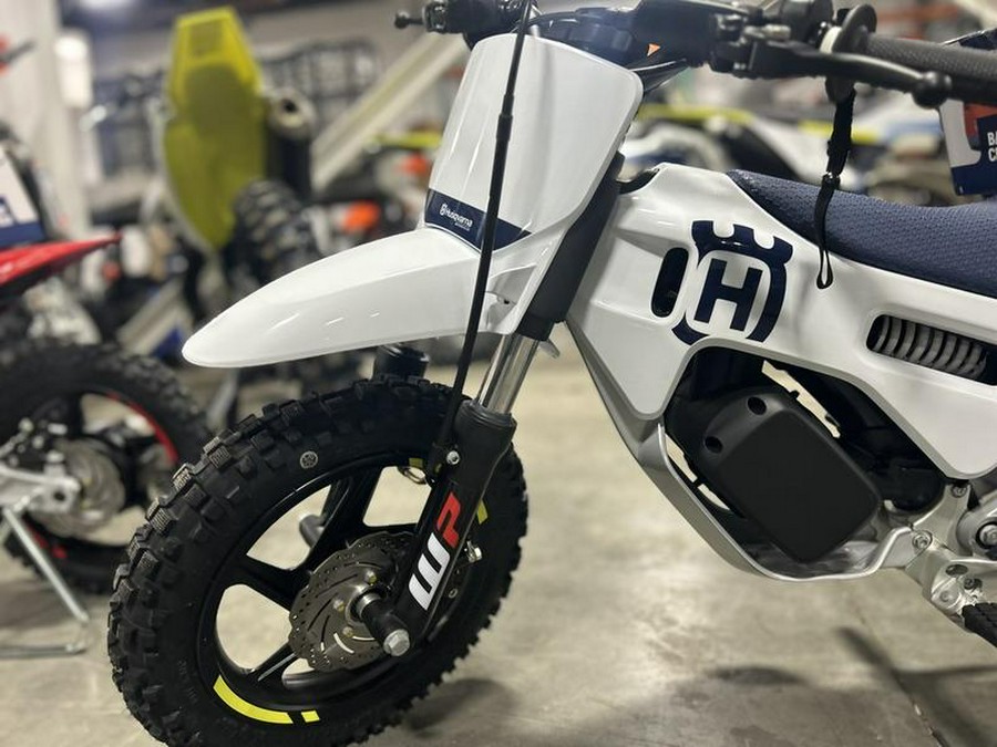 2024 Husqvarna® EE 2