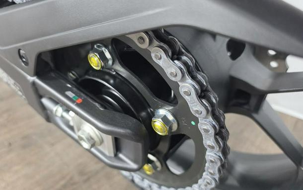 2026 Honda CB750 Hornet E-Clutch