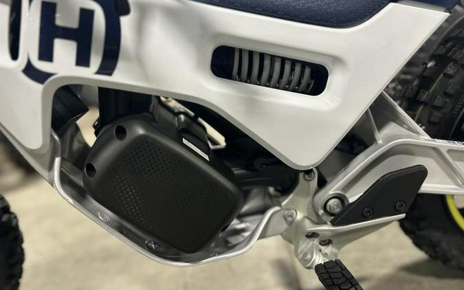 2024 Husqvarna® EE 2