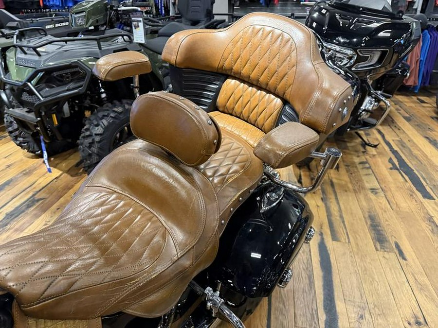 2016 Indian Motorcycle® Roadmaster® Thunder Black