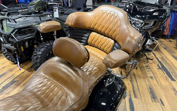 2016 Indian Motorcycle® Roadmaster® Thunder Black