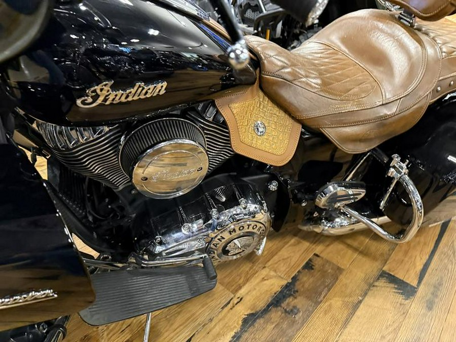 2016 Indian Motorcycle® Roadmaster® Thunder Black