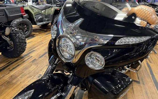 2016 Indian Motorcycle® Roadmaster® Thunder Black