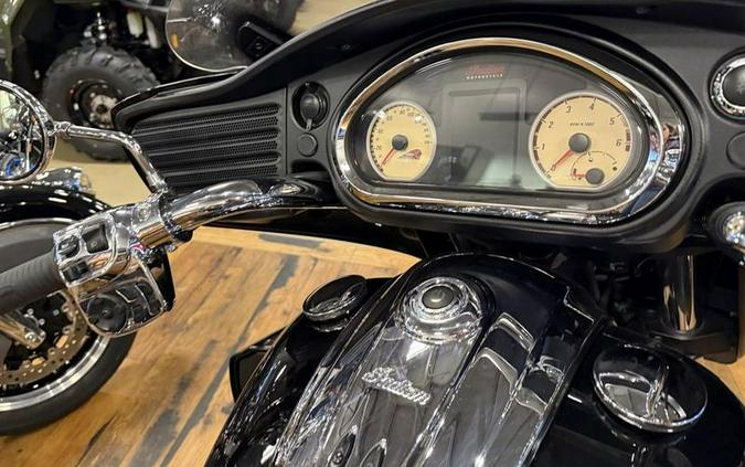 2016 Indian Motorcycle® Roadmaster® Thunder Black