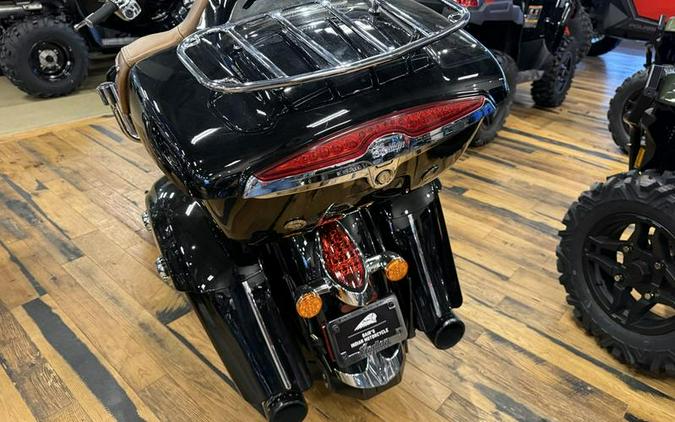 2016 Indian Motorcycle® Roadmaster® Thunder Black