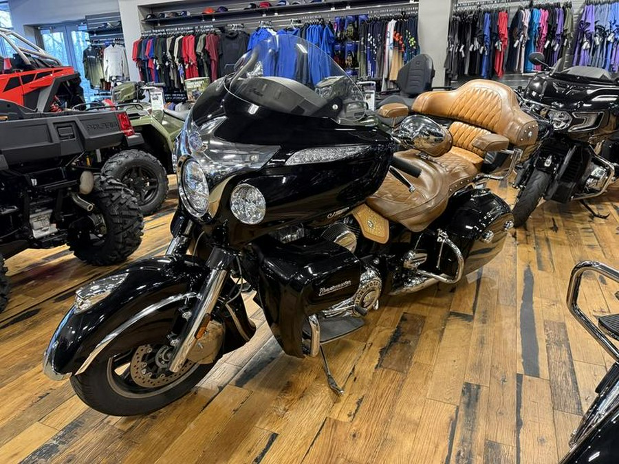 2016 Indian Motorcycle® Roadmaster® Thunder Black