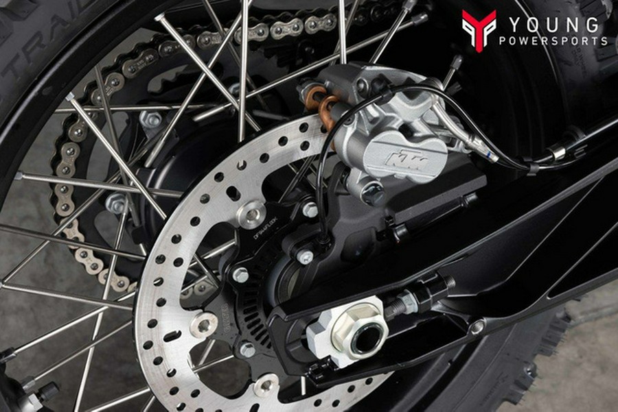 2025 KTM Adventure 890 R