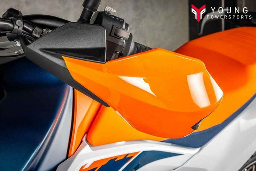 2025 KTM Adventure 890 R