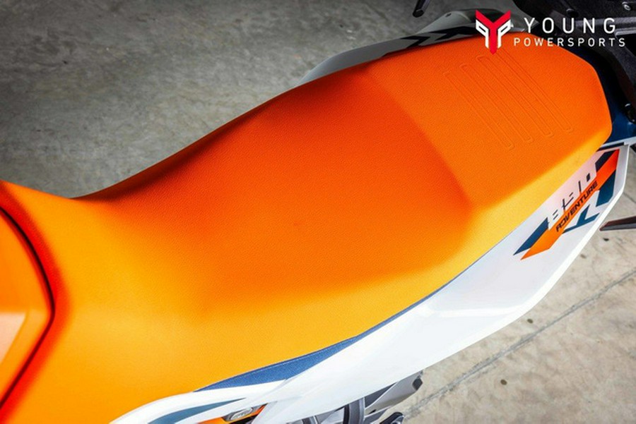 2025 KTM Adventure 890 R