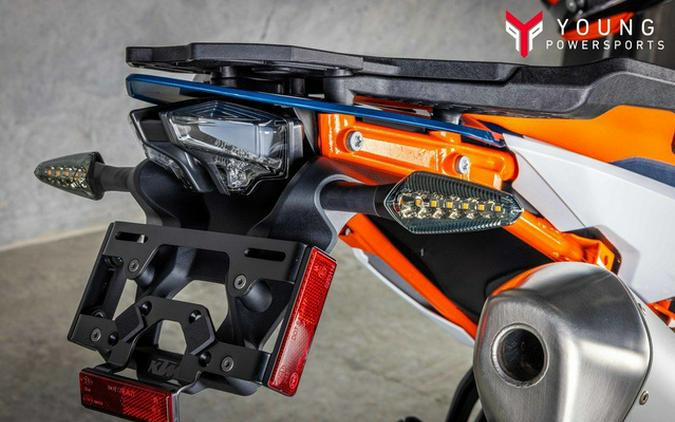 2025 KTM Adventure 890 R