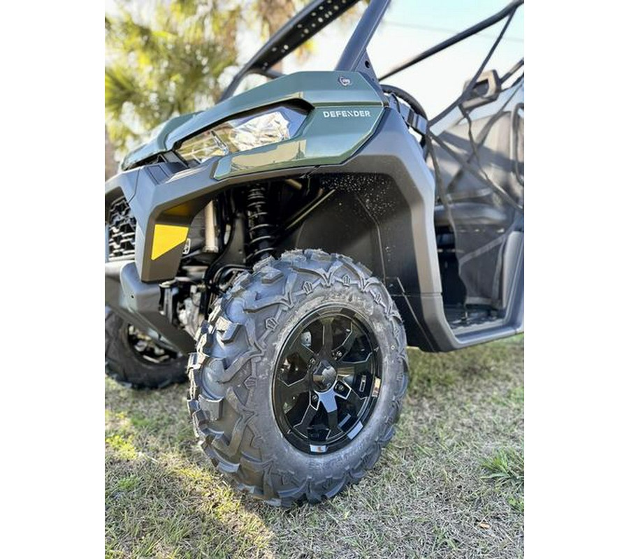 2024 Can-Am® Defender DPS HD7 Tundra Green